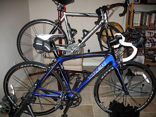 Trek Madone 5.2 Pro with the Trek 2100 in the background